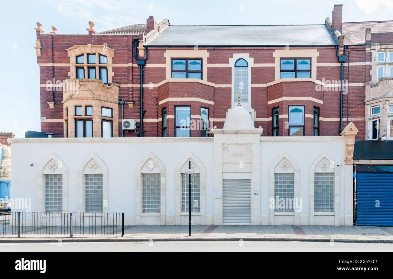 Jamia Masjid Newham Mosque this was once a cinema, 266, 268 High Street