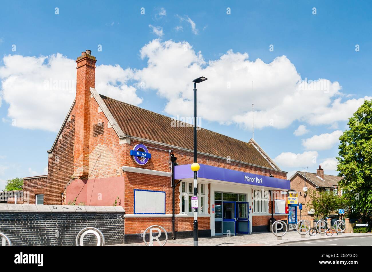 Manor park rail station hires stock photography and images Alamy