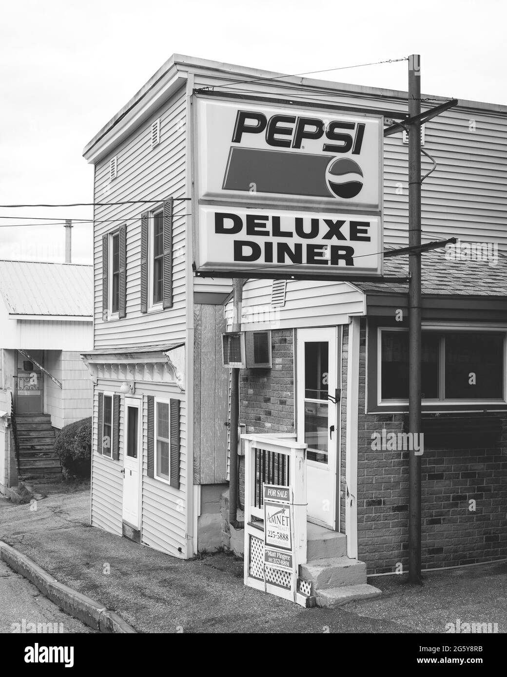 Deluxe Diner sign, in Rumford, Maine Stock Photo Alamy