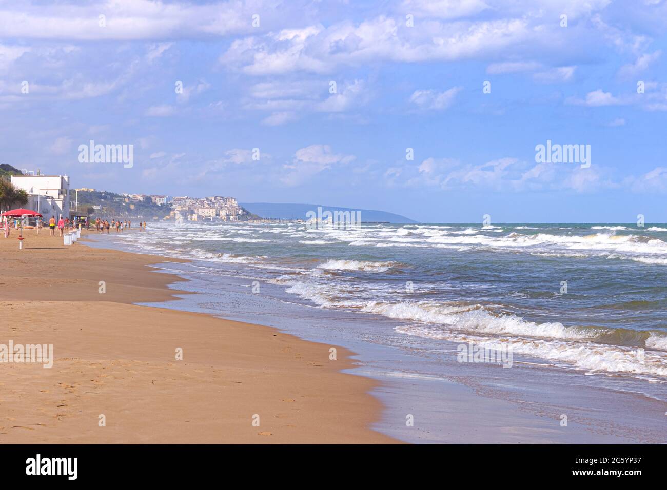 View of the little picturesque village in south Italy: Rodi Garganico and the beach at summer (Gargano, Puglia, Italy). Stock Photo