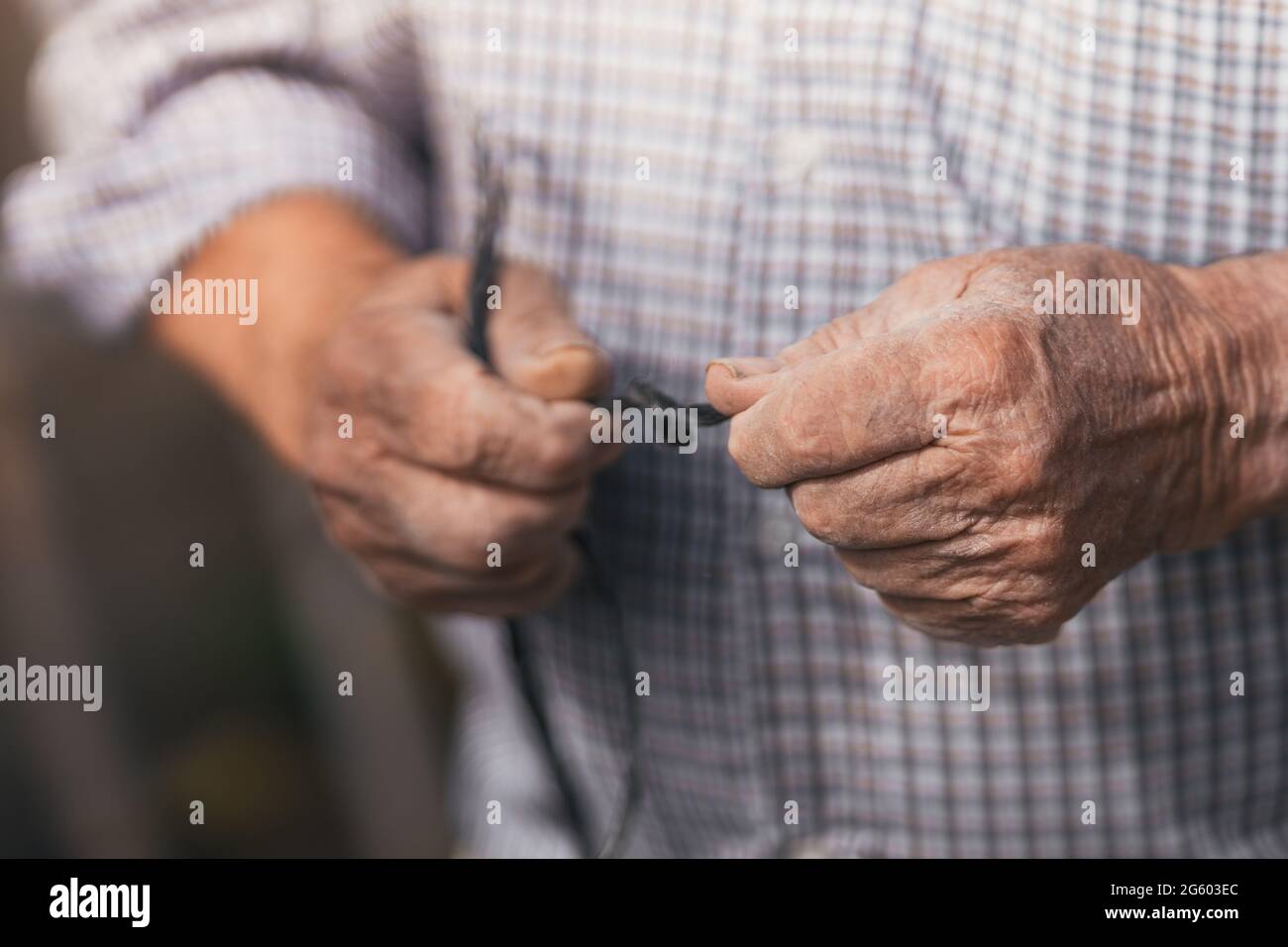 80 year old man hi-res stock photography and images - Alamy