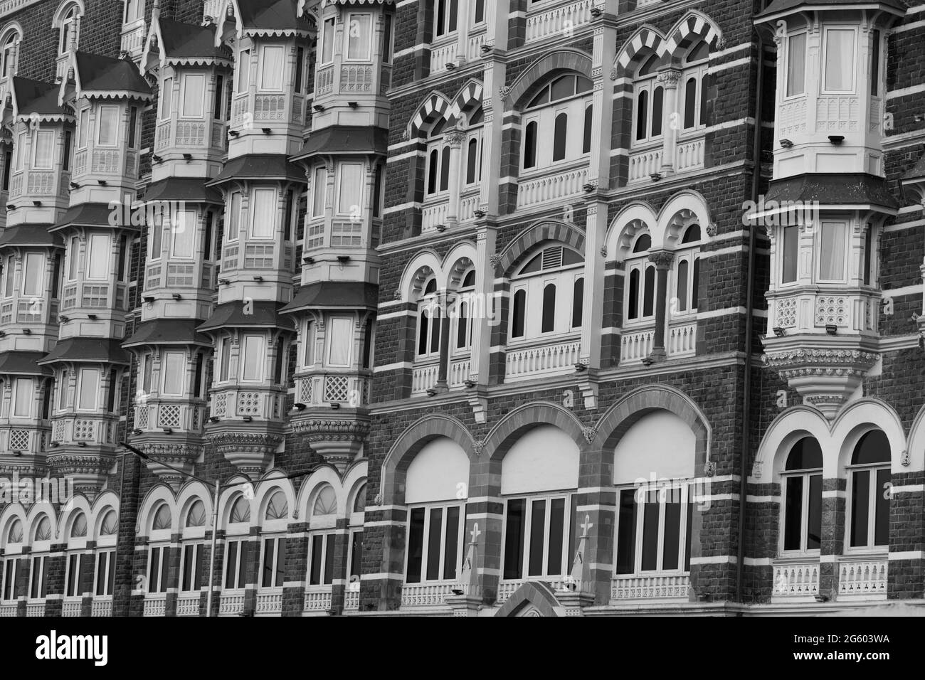 Taj palace hotel a mumbai Black and White Stock Photos & Images - Alamy