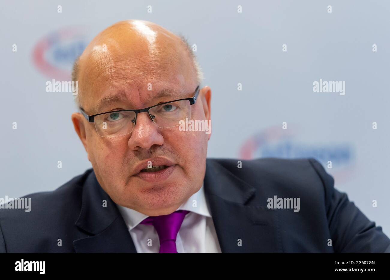 Dresden, Germany. 01st July, 2021. Federal Minister of Economics Peter Altmaier (CDU) speaks during his visit to Infineon Technologies. Altmaier visits Infineon and Globalfoundries on the topic of microelectronics. Credit: Matthias Rietschel/dpa-Zentralbild/dpa/Alamy Live News Stock Photo