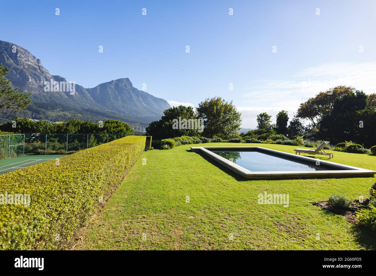 Swimming pool mountains hi-res stock photography and images - Alamy