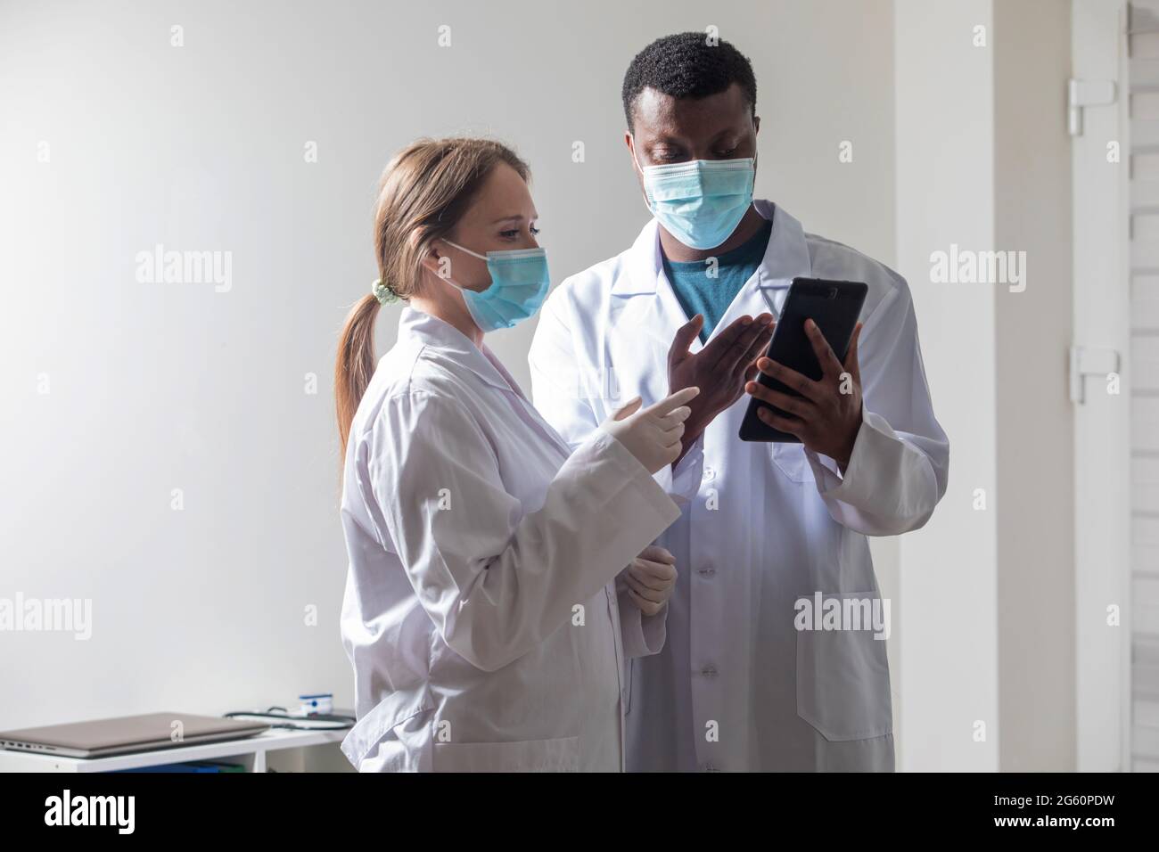 Diverse female doctors wearing hi-res stock photography and images - Alamy