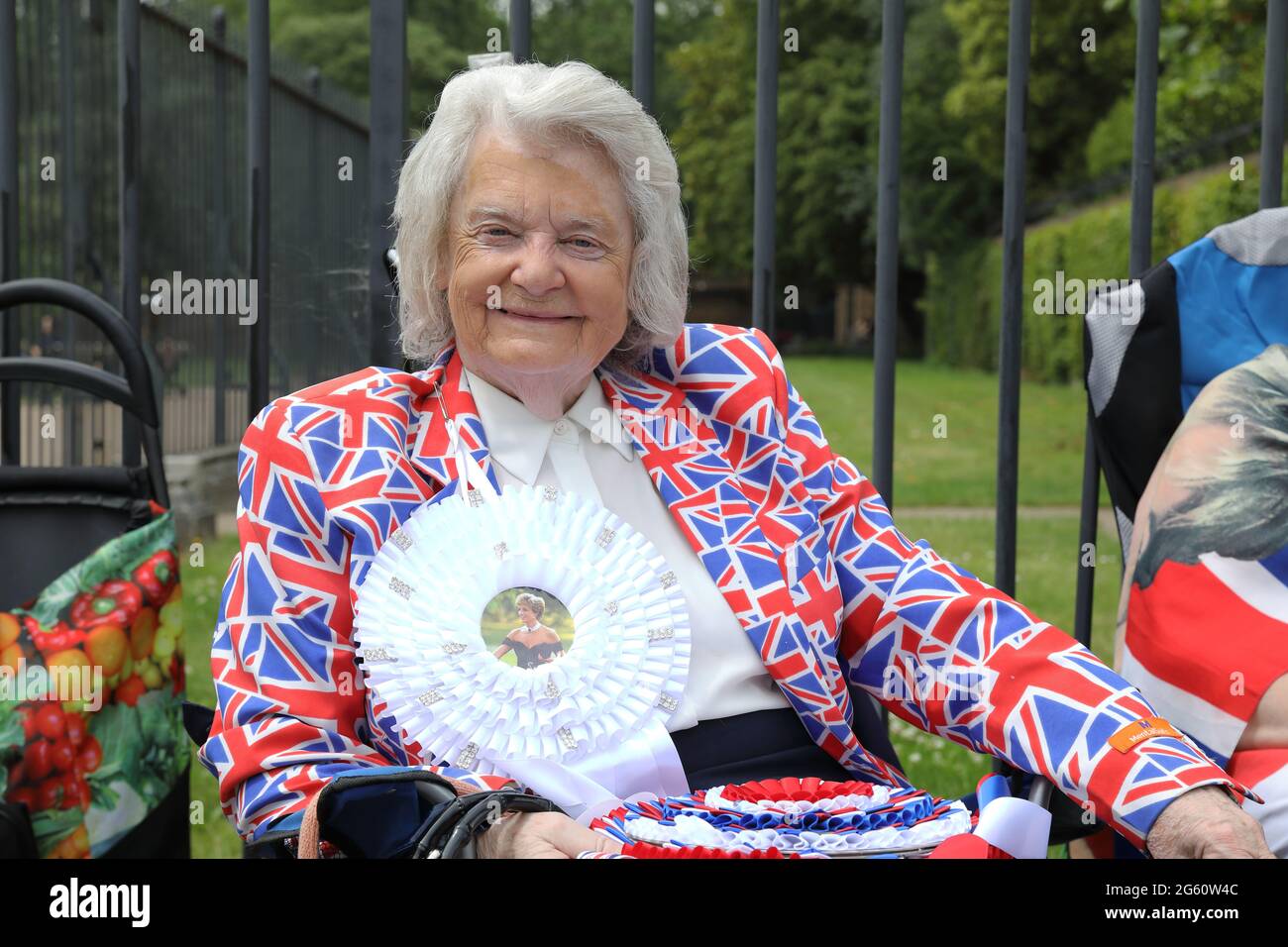 Princess diana statue unveiling hires stock photography and images Alamy