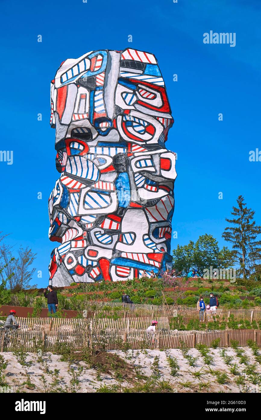 France, Hauts de Seine, Issy les Moulineaux, the departmental park of Saint  Germain island, the Tower with figures, monumental sculpture by the artist Jean  Dubuffet Stock Photo - Alamy