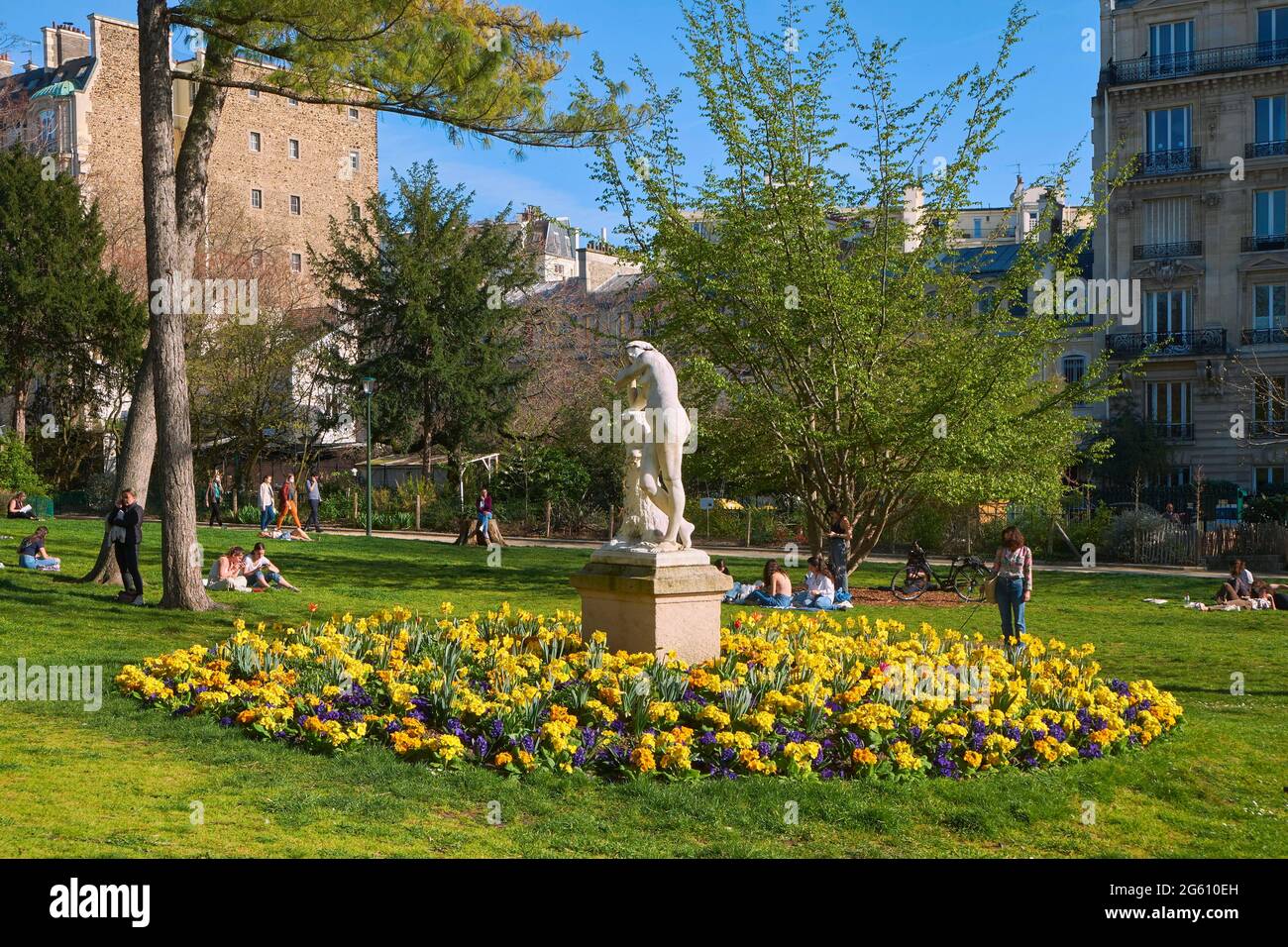 France, Paris, Jardin du Ranelagh, Meditation, marble statue of Tony