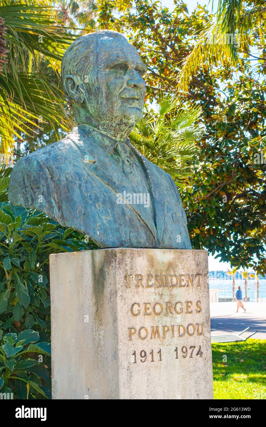 France, Alpes Maritimes, Cannes, the statue of Georges Pompidou Stock Photo