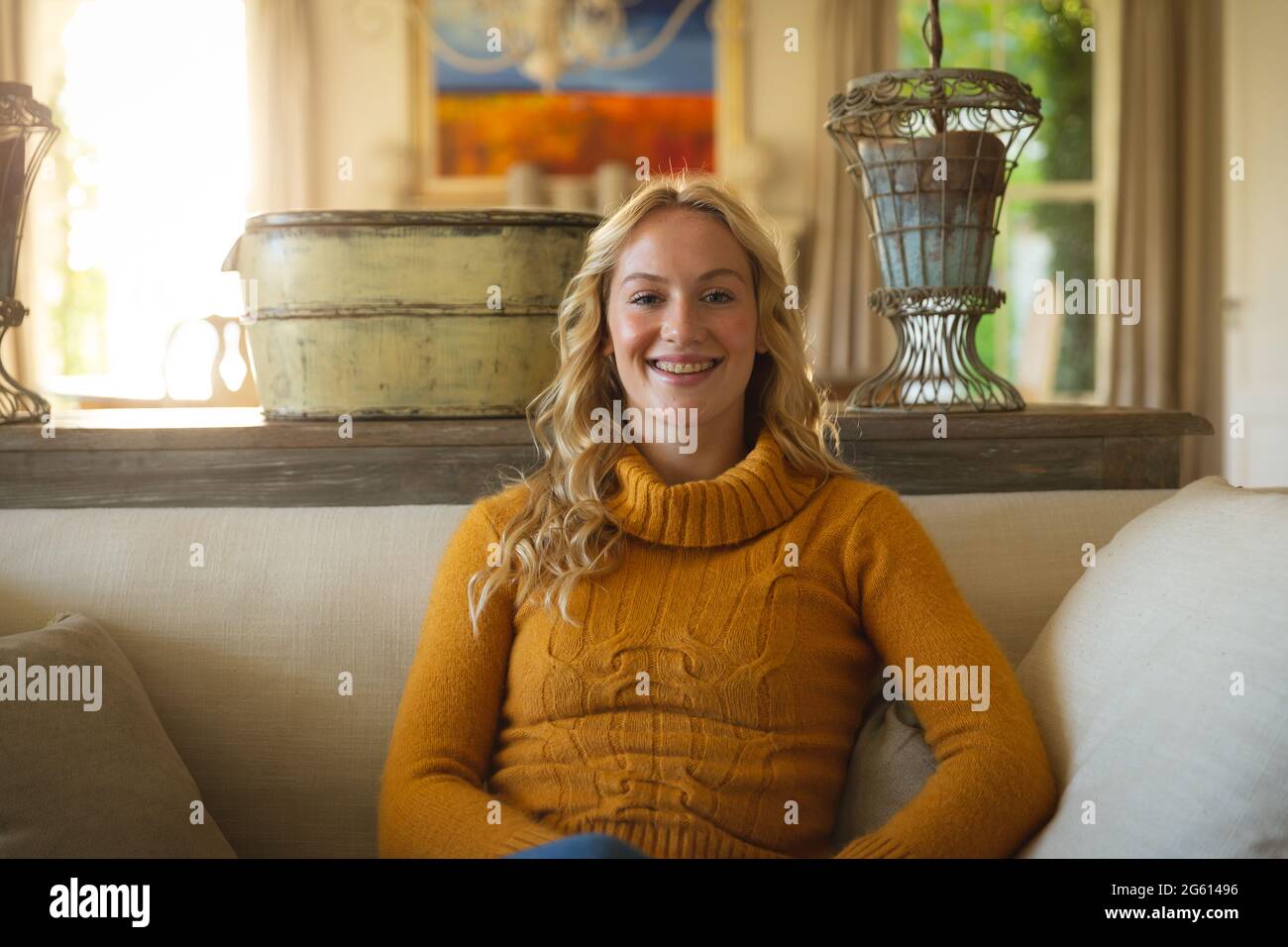 Woman in luxury home hi-res stock photography and images - Alamy