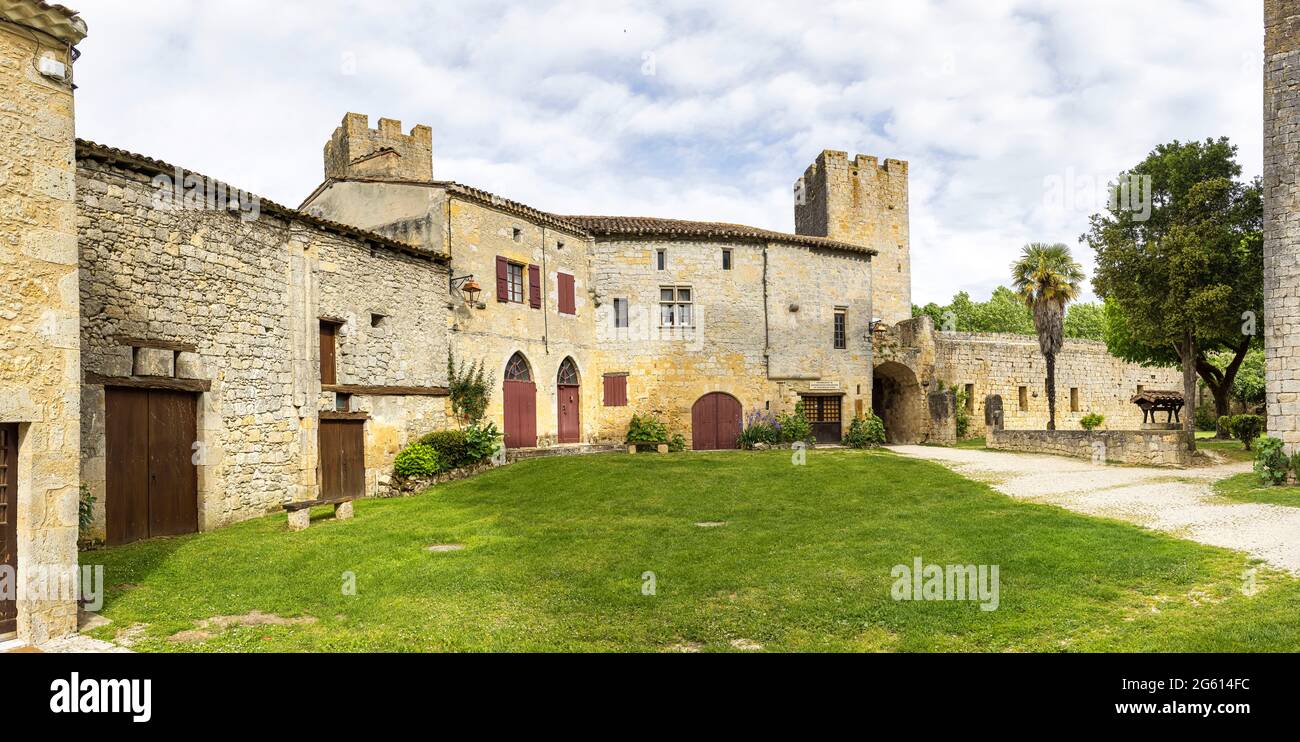 France, Gers, Larresingle, labelled Les Plus Beaux Villages de France (The Most Beautiful Villages of France), fortified village Stock Photo