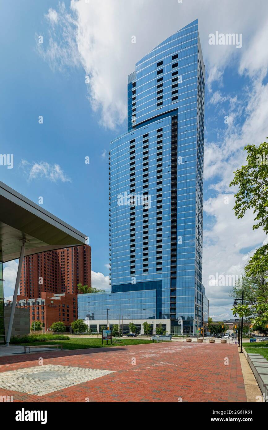 414 Light Street is a 44-story luxury high-rise apartment building in Baltimore's Inner Harbor district. Stock Photo