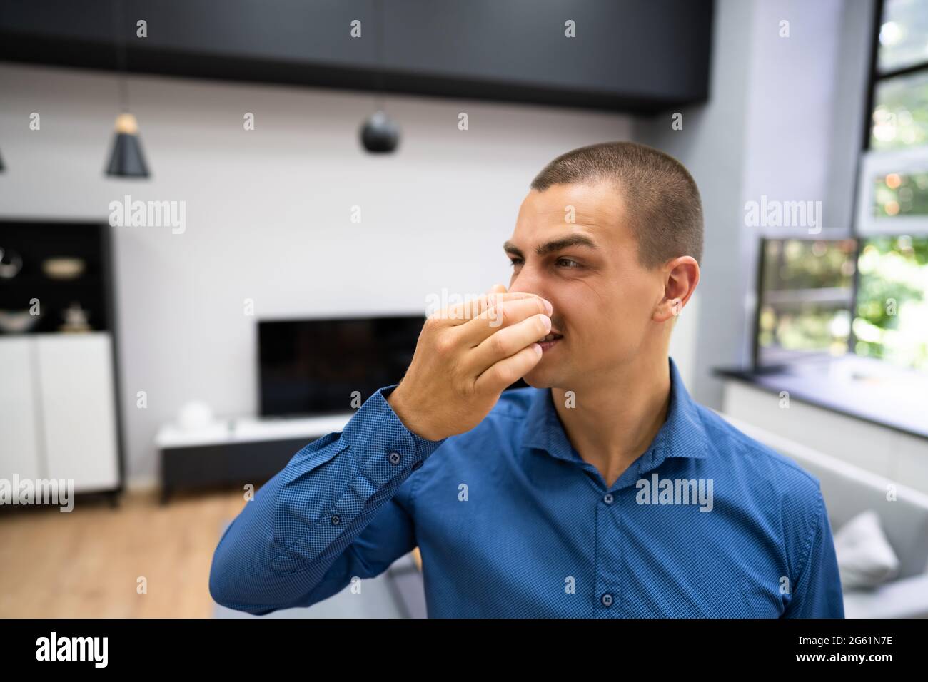 Air conditioner in window hires stock photography and images Alamy