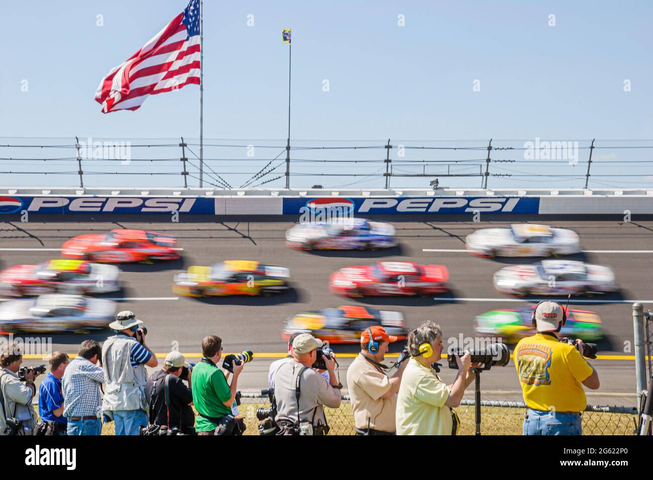 Alabama Talladega Superspeedway Aaron's 499 NASCAR Nextel Cup Series