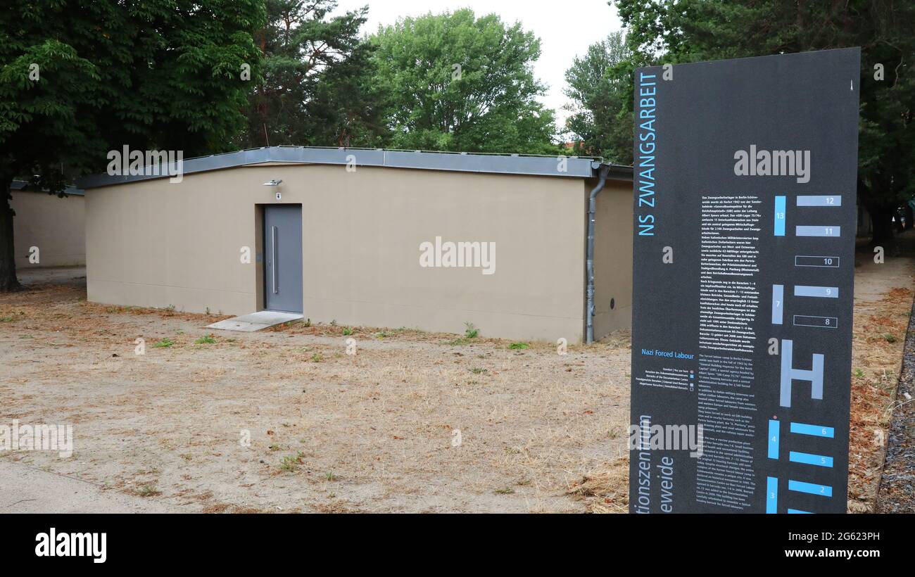 Das Dokumentationszentrum NS-Zwangsarbeit befindet sich im Berliner Ortsteil Niederschöneweide im Bezirk Treptow-Köpenick. Es dokumentiert das Schicks Stock Photo