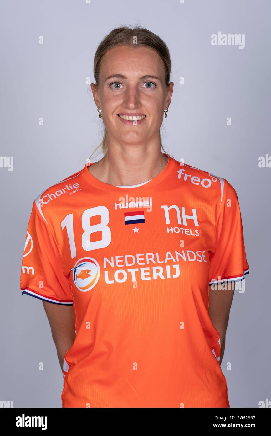 PAPENDAL,  THE NETHERLANDS - JUNE 25: Kelly Dulfer of The Netherlands during the Dutch Handball Women photoshoot before Olympics 2021 at Sportcenter Papendal on June 25, 2021 in Papendal, The Netherlands (Photo by Henk Seppen/Orange Pictures) Stock Photo