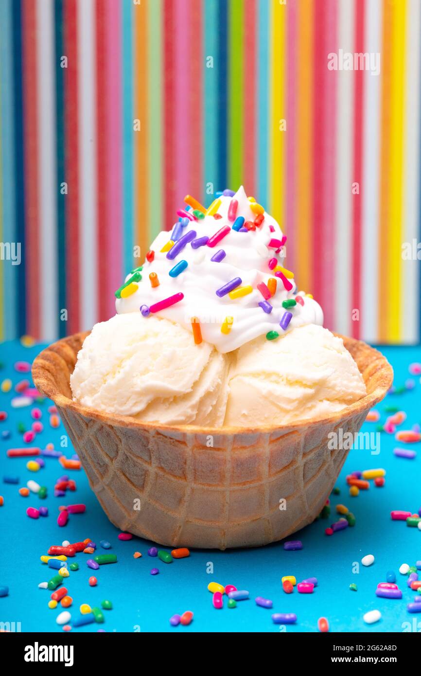 Child ice cream bowl hi-res stock photography and images - Alamy