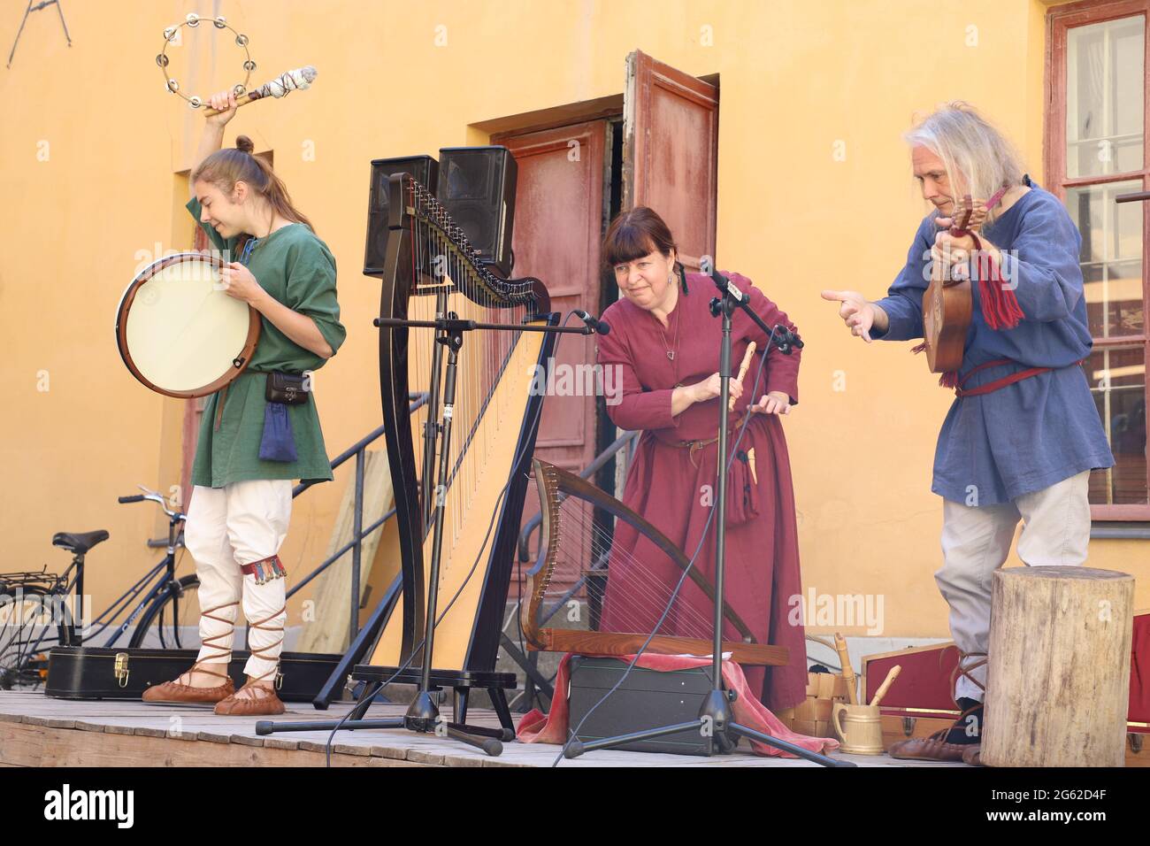 Turku, Finland. 1st July, 2021. Actors dressed in medieval style costumes perform at the annual Medieval Market in Turku, Finland, July 1, 2021. The annual Medieval Market, one of the largest historical events in Finland, is held in Turku from July 1 to July 4. Due to the COVID-19 pandemic, this year's scale has been reduced and the number of visitors are severely restricted. Credit: Zhu Haochen/Xinhua/Alamy Live News Stock Photo
