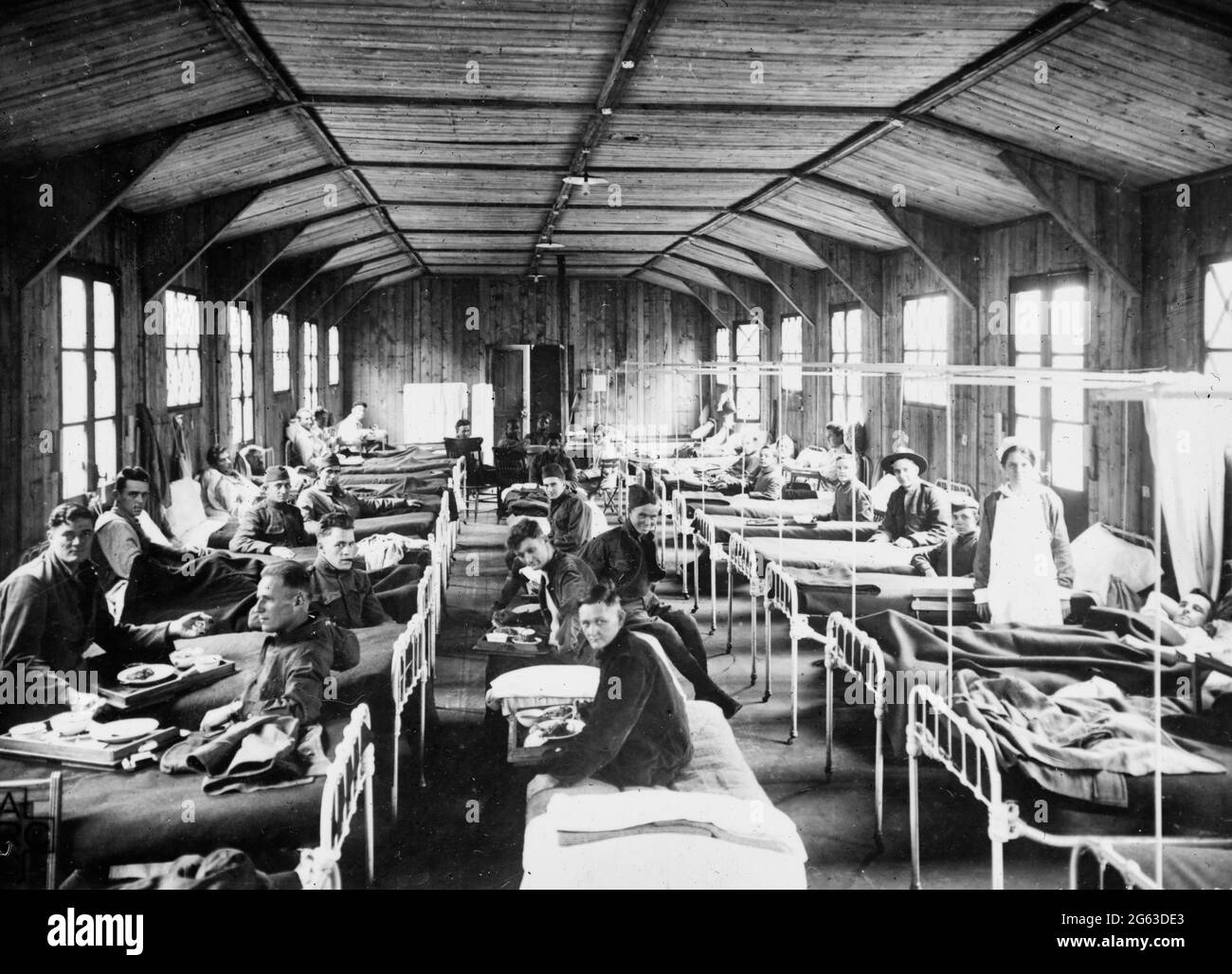One of the Wards for medical cases at Base Hospital #17 at Dijon, France, March 1919 Stock Photo