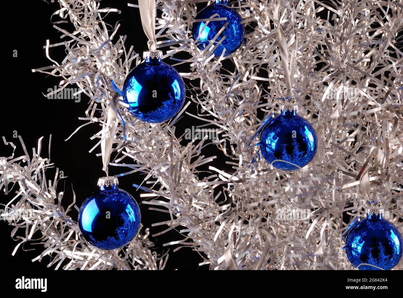 Vintage Aluminum Christmas Tree with blue ornaments Stock Photo - Alamy, image size:1300x960