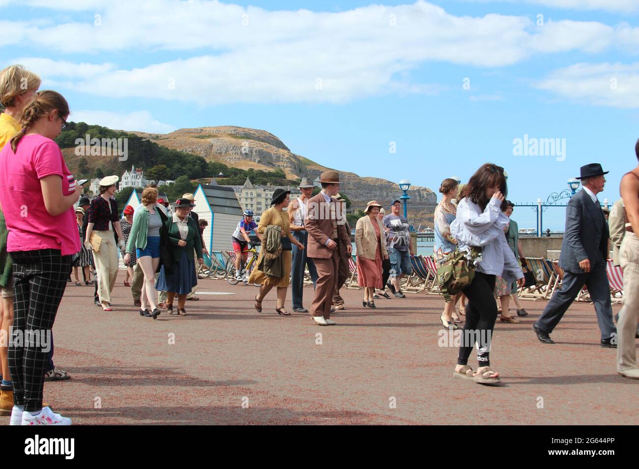 Six minutes to midnight is a British war drama film, parts of the film