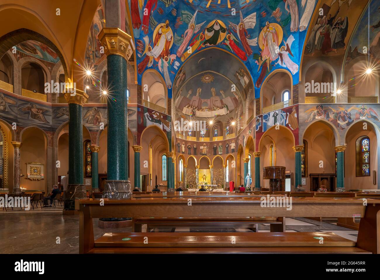 The interior of the Basilica of Santa Rita da Cascia, Cascia, Perugia,  Italy Stock Photo - Alamy