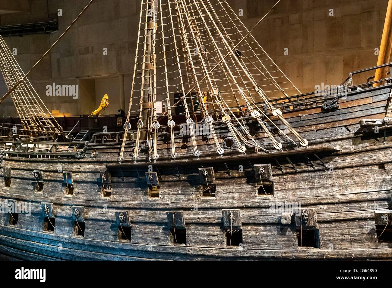 Wooden hull warship hi-res stock photography and images - Alamy