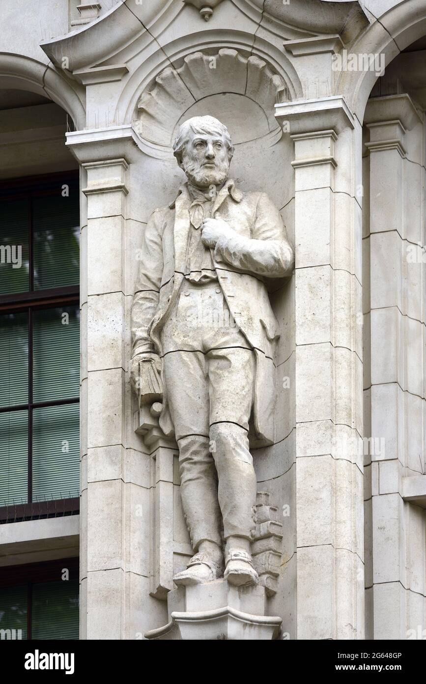 London, England, UK. Statue of Roger Payne (bookbinder) by A. G. Walker, on the Exhibition Road facade of the Victoria and Albert Museum, Kensington. Stock Photo