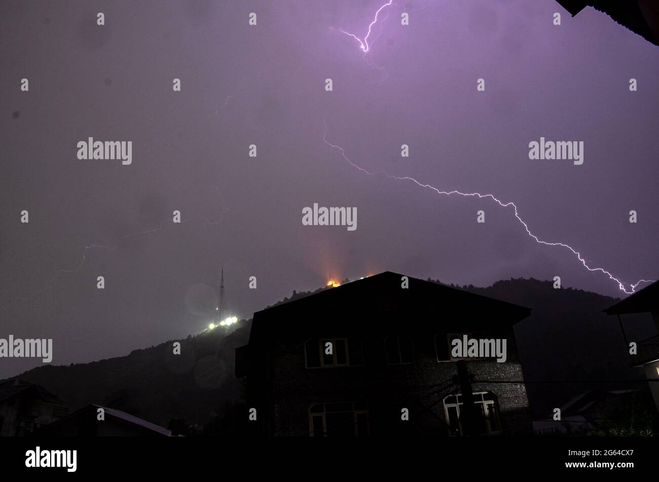 Lightning strikes during a thunderstorm in Srinagar. (Photo by Saqib ...