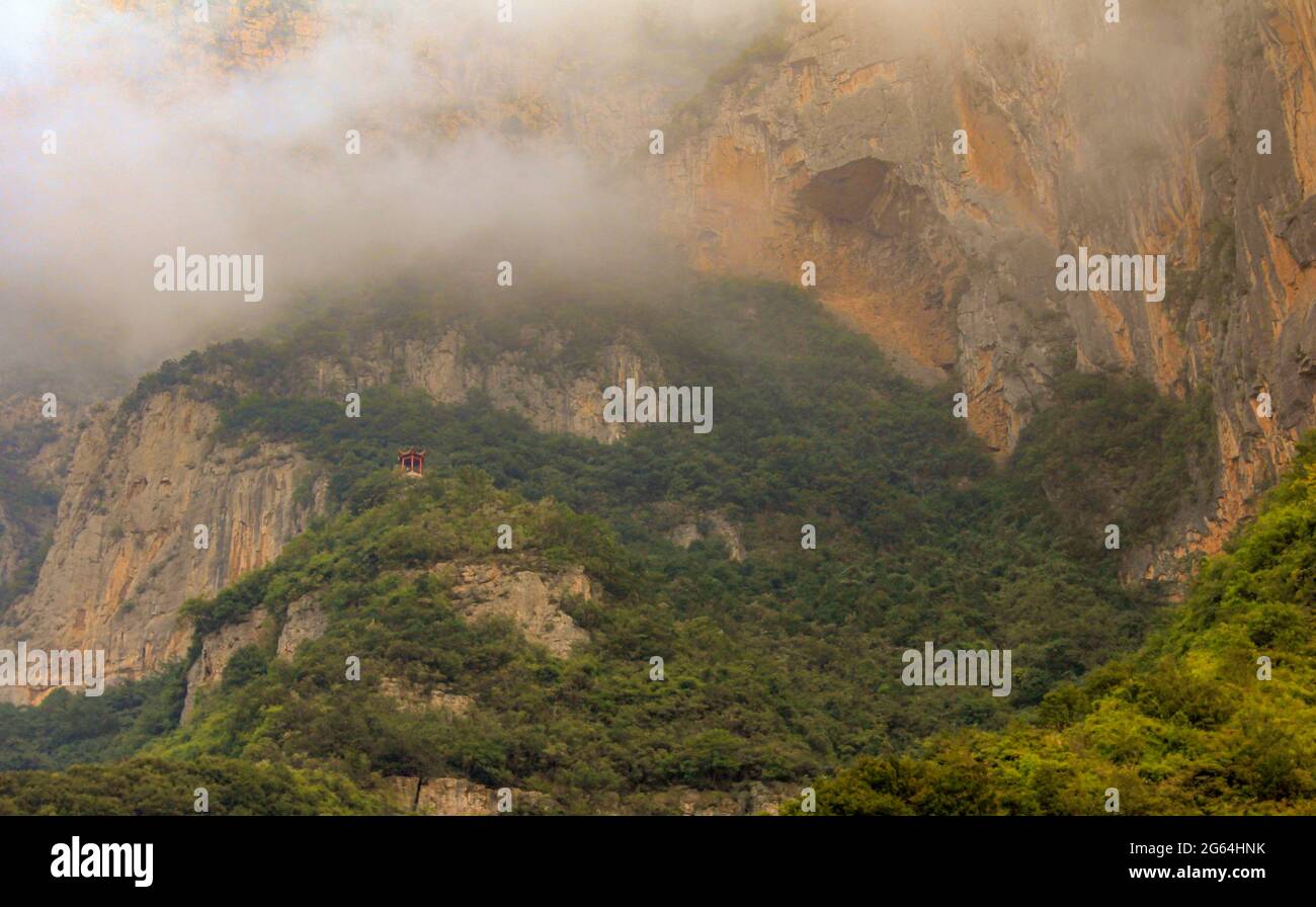 Misty mountain slope hi-res stock photography and images - Alamy