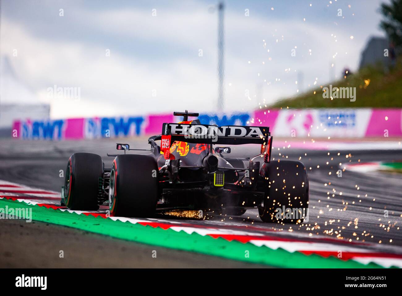 Red bull racing sparks hi-res stock photography and images - Alamy