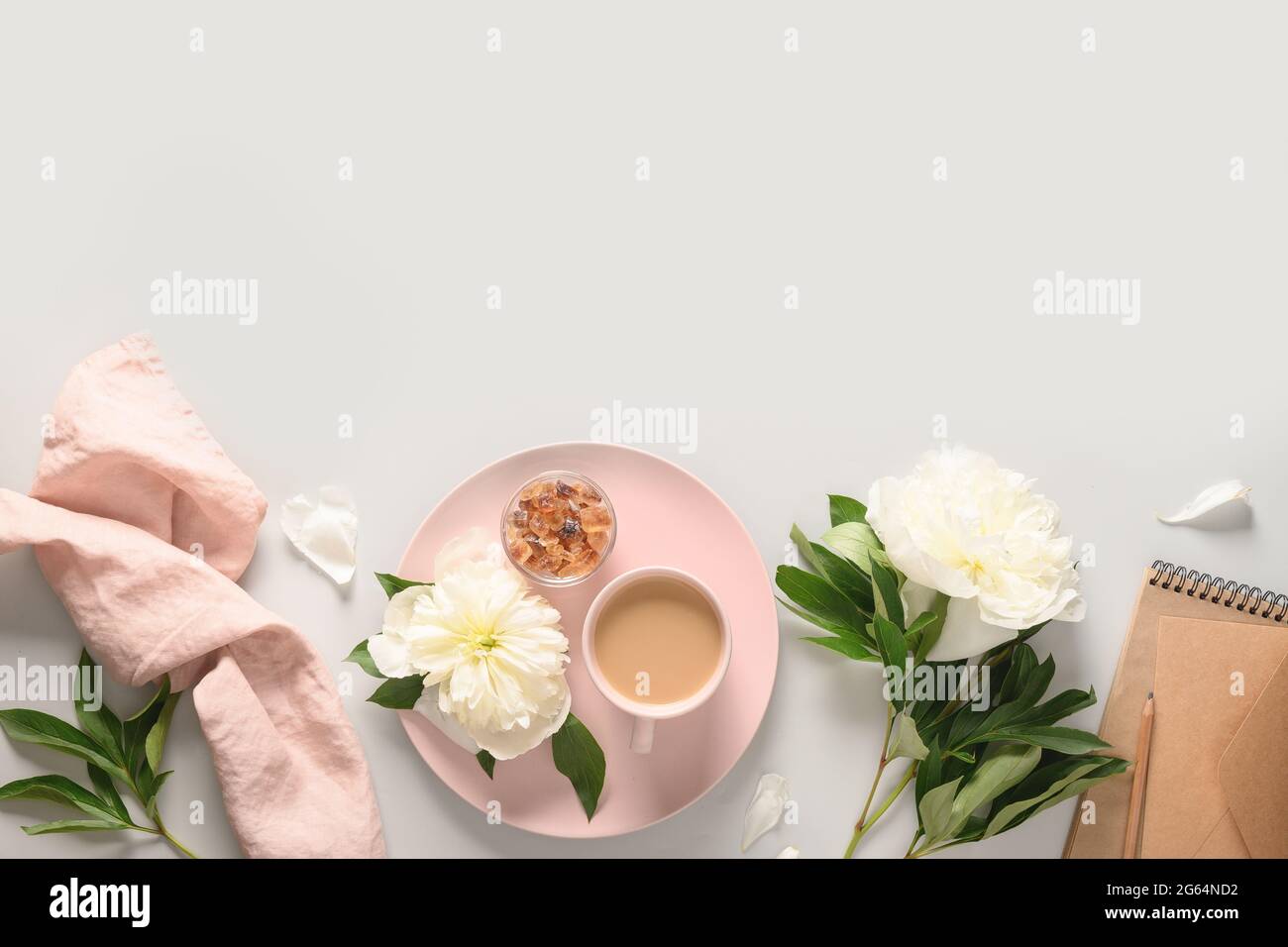 Flat lay sketchbook flowers office hi-res stock photography and images -  Alamy