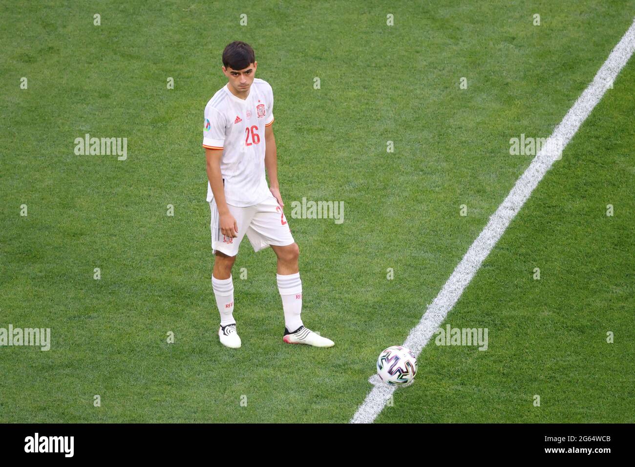 Spain national team jersey hi-res stock photography and images - Alamy