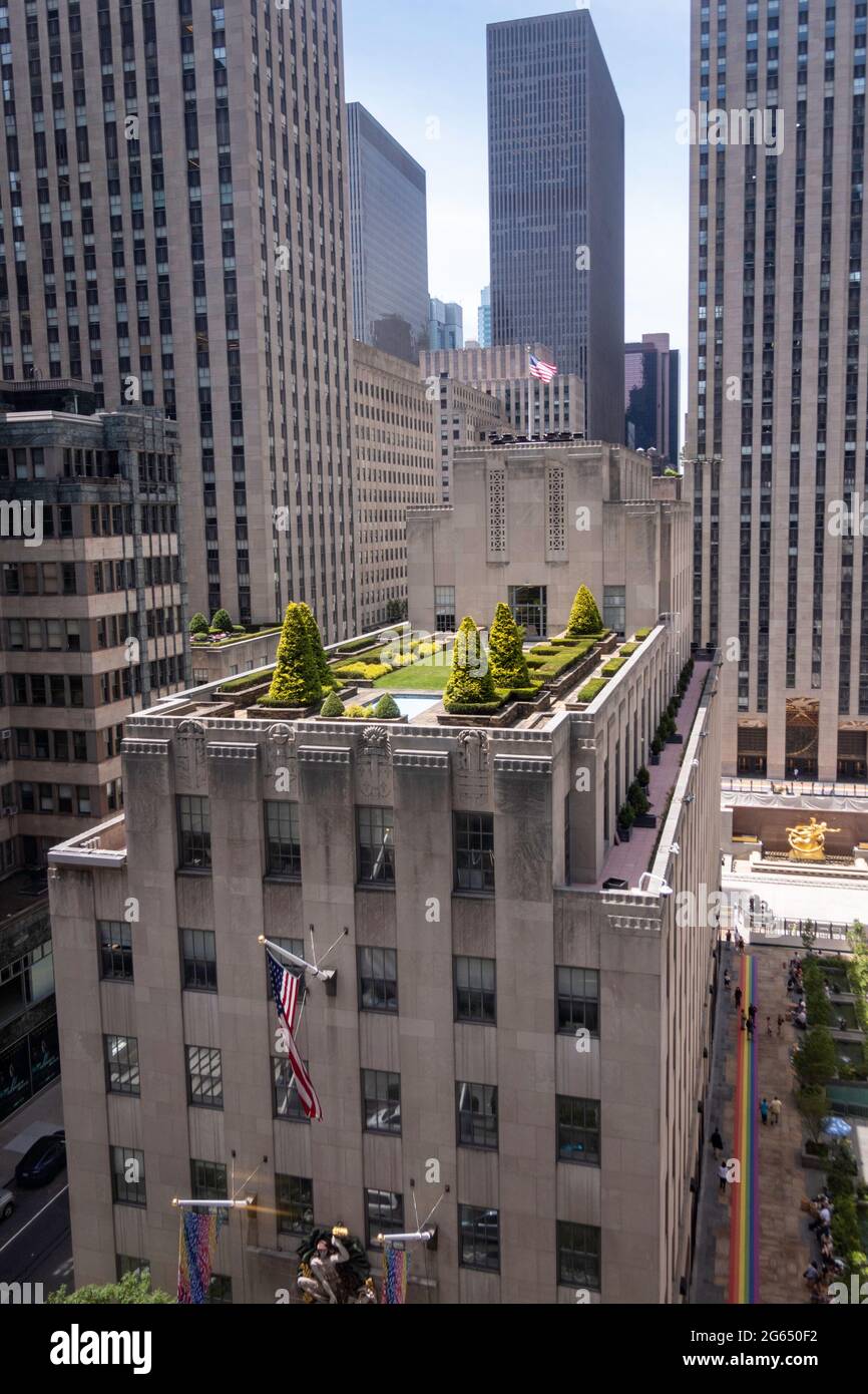 Roof Top Garden, Rockefeller Center, fifth Avenue, NYC, USA Stock Photo