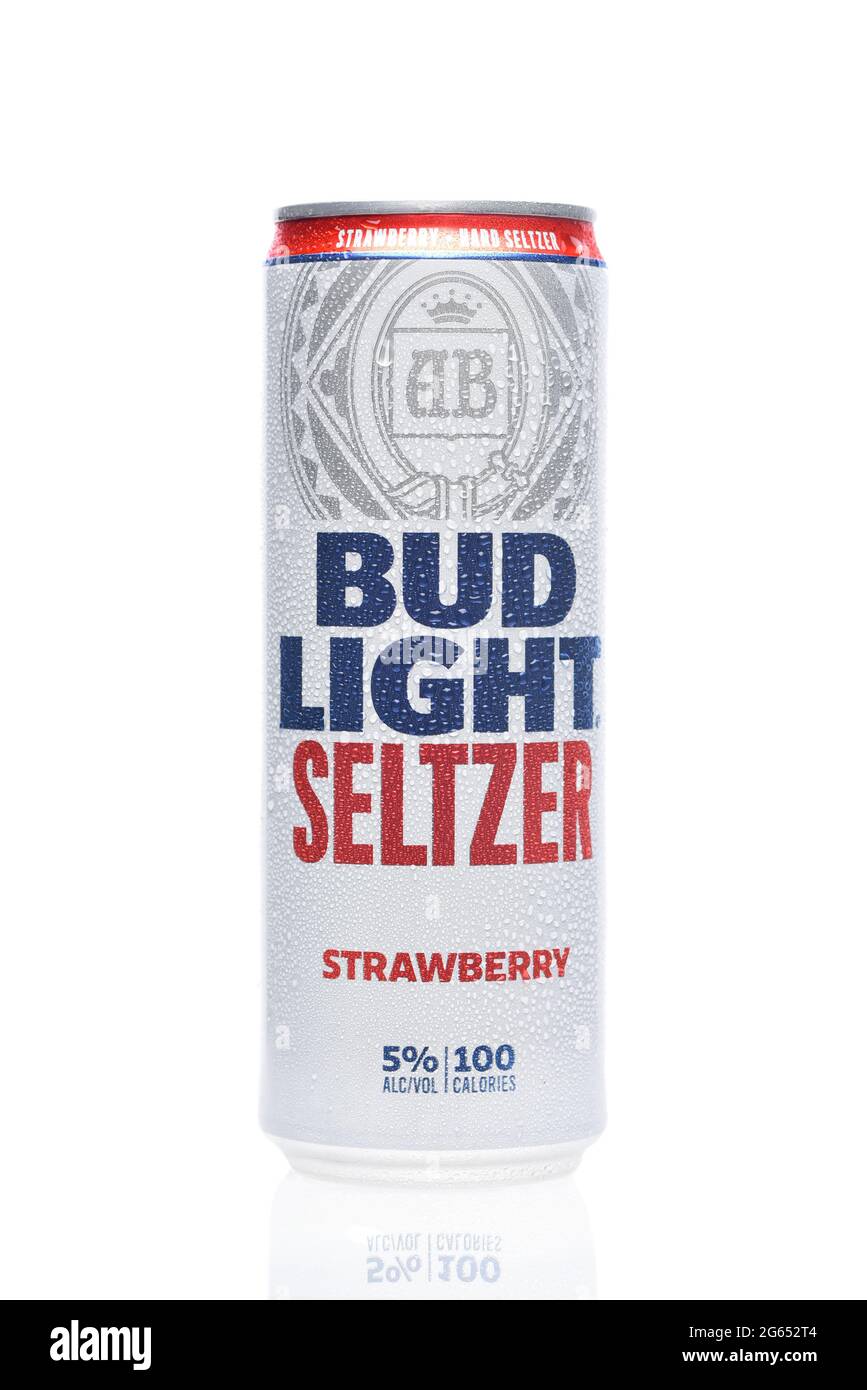 IRIVNE, CAIFORNIA - 2 JULY 2021: A can of Bud Light Seltzer Strawberry flavored alcoholic beverage. Stock Photo