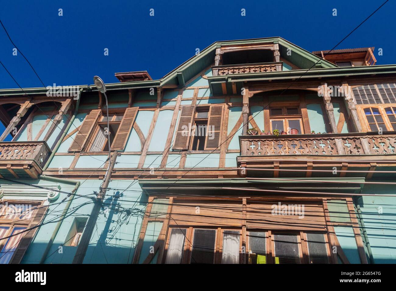 Half house chile hires stock photography and images Alamy