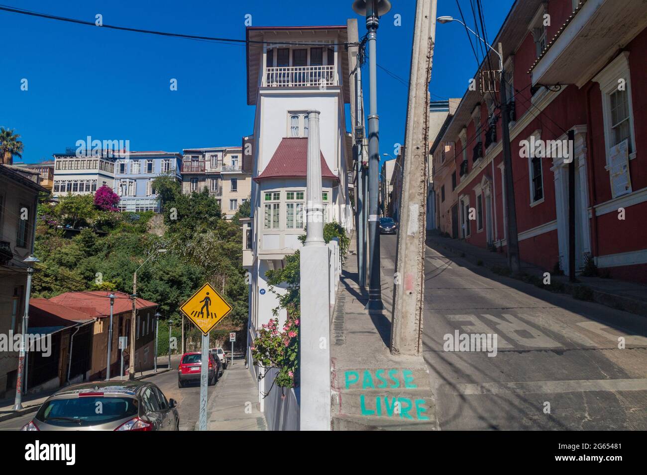 VALPARAISO, CHILE - MARCH 29, 2015: Tall white building in Valparaiso, Chile Stock Photo