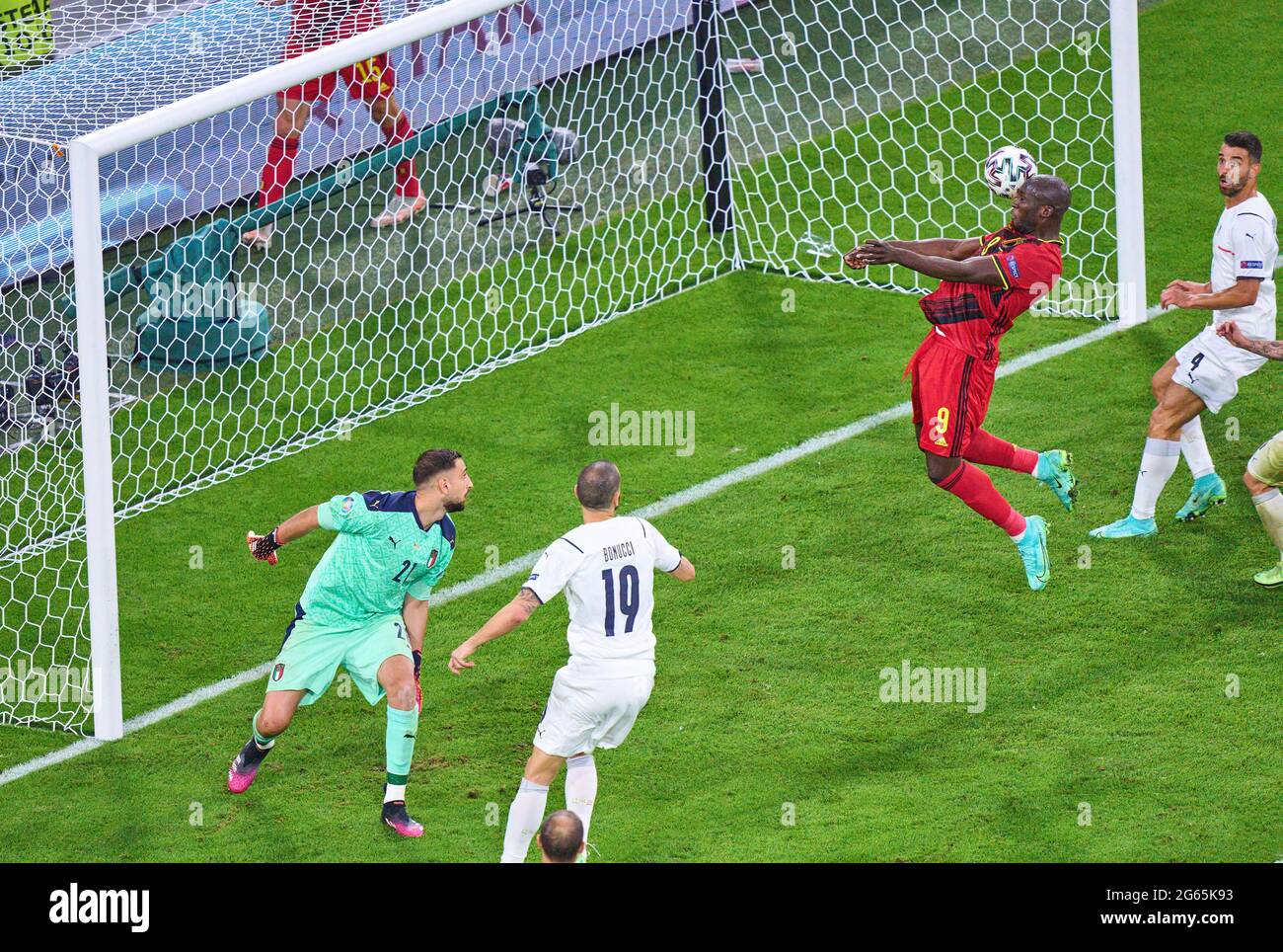 Romelu Lukaku, Belgium Nr.9 chance for goal in the quarterfinal match BELGIUM - ITALY  at the football UEFA European Championships 2020 in Season 2020/2021 on July 02, 2021  in Munich, Germany. © Peter Schatz / Alamy Live News Stock Photo