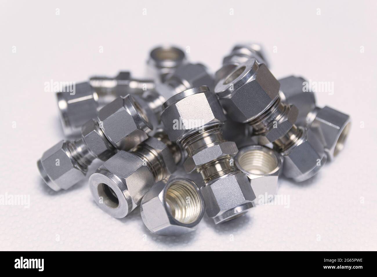 Quick connect fittings coupling for assembling compressed air