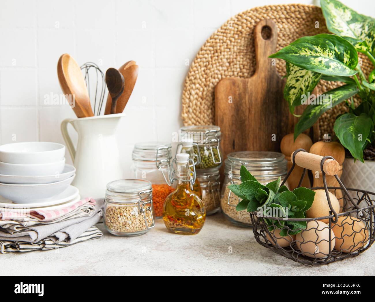 Modern kitchen utensils hi-res stock photography and images - Page 20 -  Alamy
