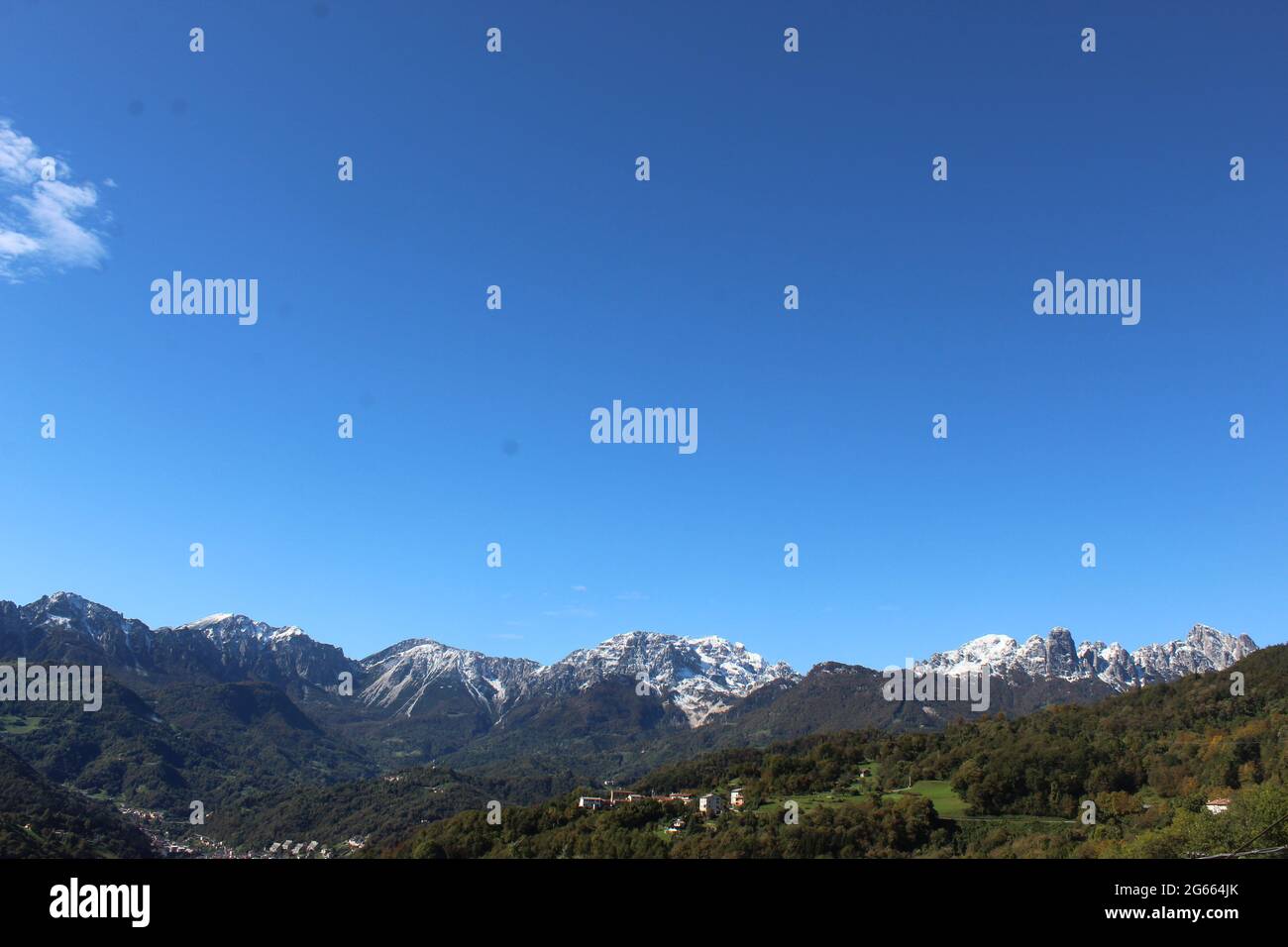 A sign on the side of a mountain Stock Photo