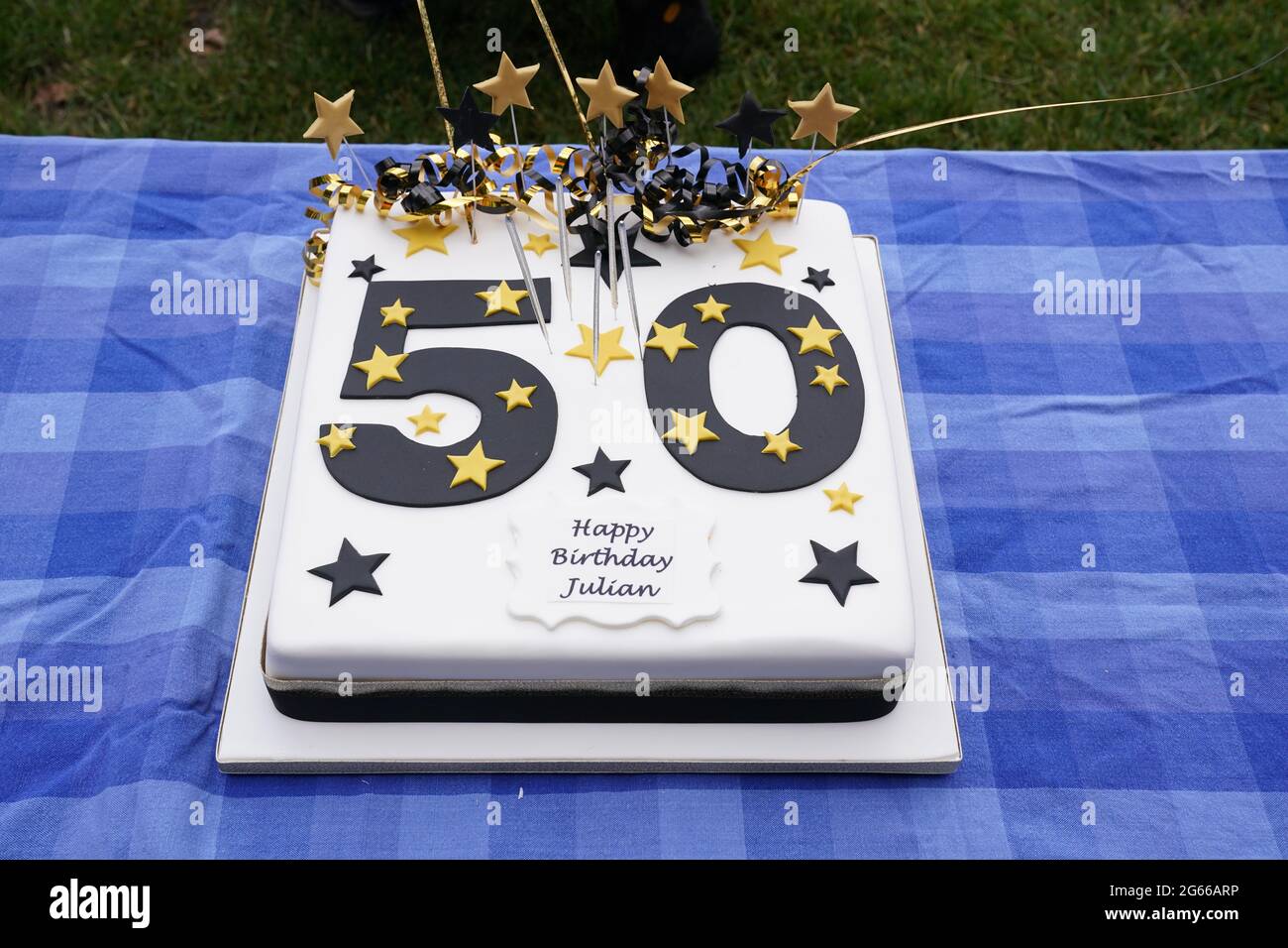 Share more than 149 square tin cake recipe in.eteachers