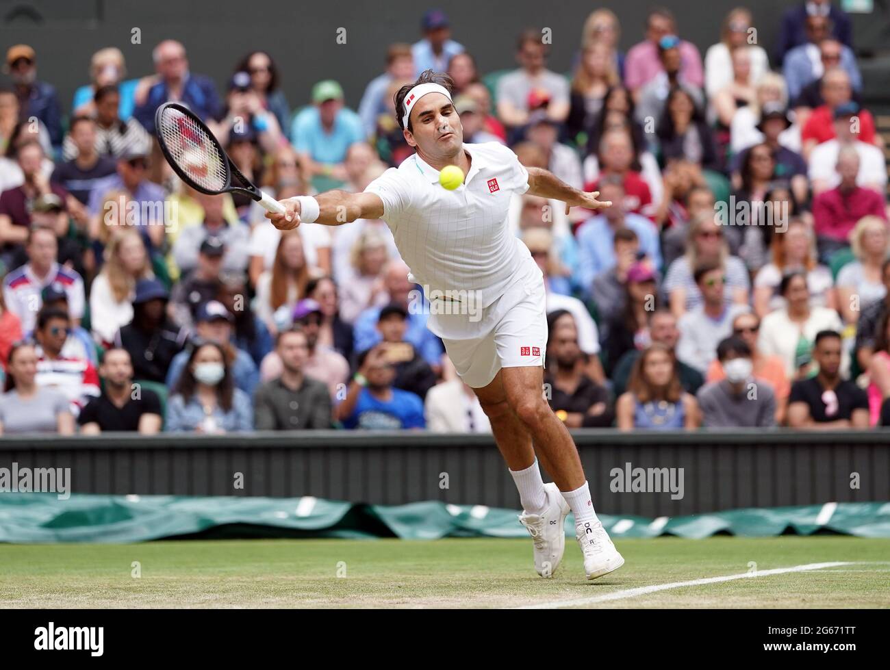 Roger Federer in action during his Gentlemen #39 s Singles third round