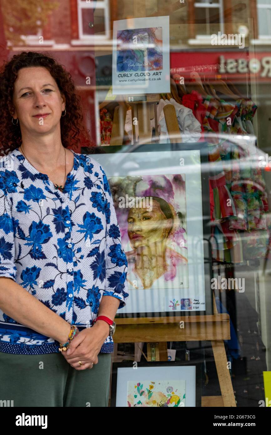 Brentwood Essex 3rd July 2021 The Brentwood Art trail opened today with displays and exhibitions of paintings and art works in shop windows, galleries and public buildings. Pictured is Sue Mills a local artist Credit: Ian Davidson/Alamy Live News Stock Photo