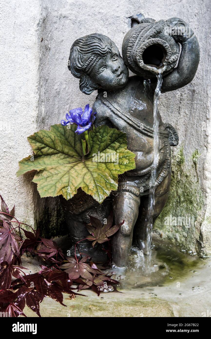 Pennsylvania, USA. Cherub Fountain Stock Photo Alamy