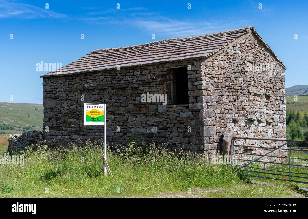 Old stone barn in the Yorkshire Dales for sale for a barn conversion