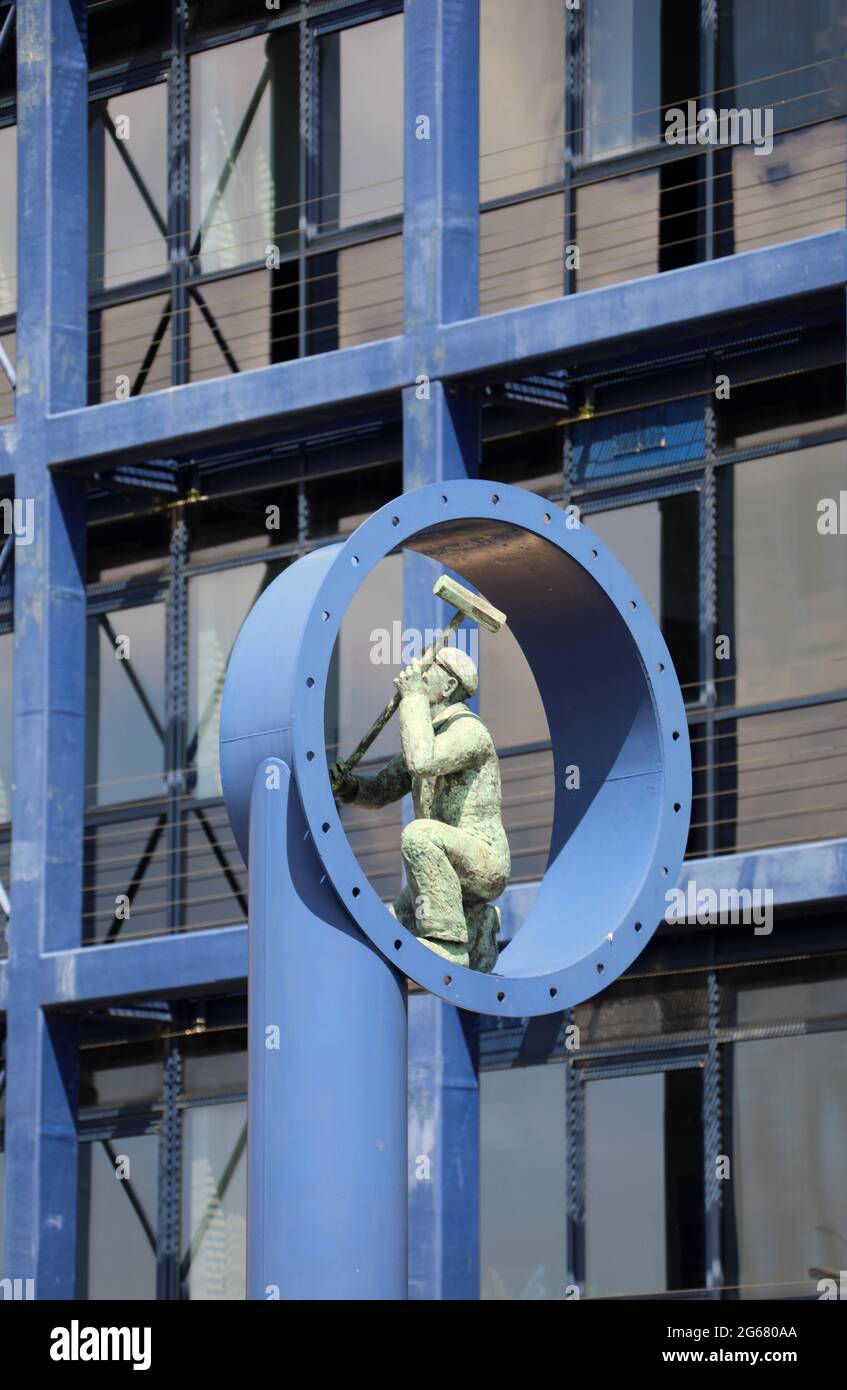 Sculpture at The Keel apartment building in Liverpool Stock Photo Alamy