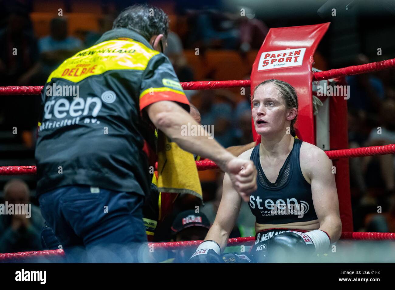 coach Filiep Tampere and Belgian Delfine Persoon pictured during the fight between Belgian Delfine Persoon and Russian Elena Gradinar, for the Interna Stock Photo