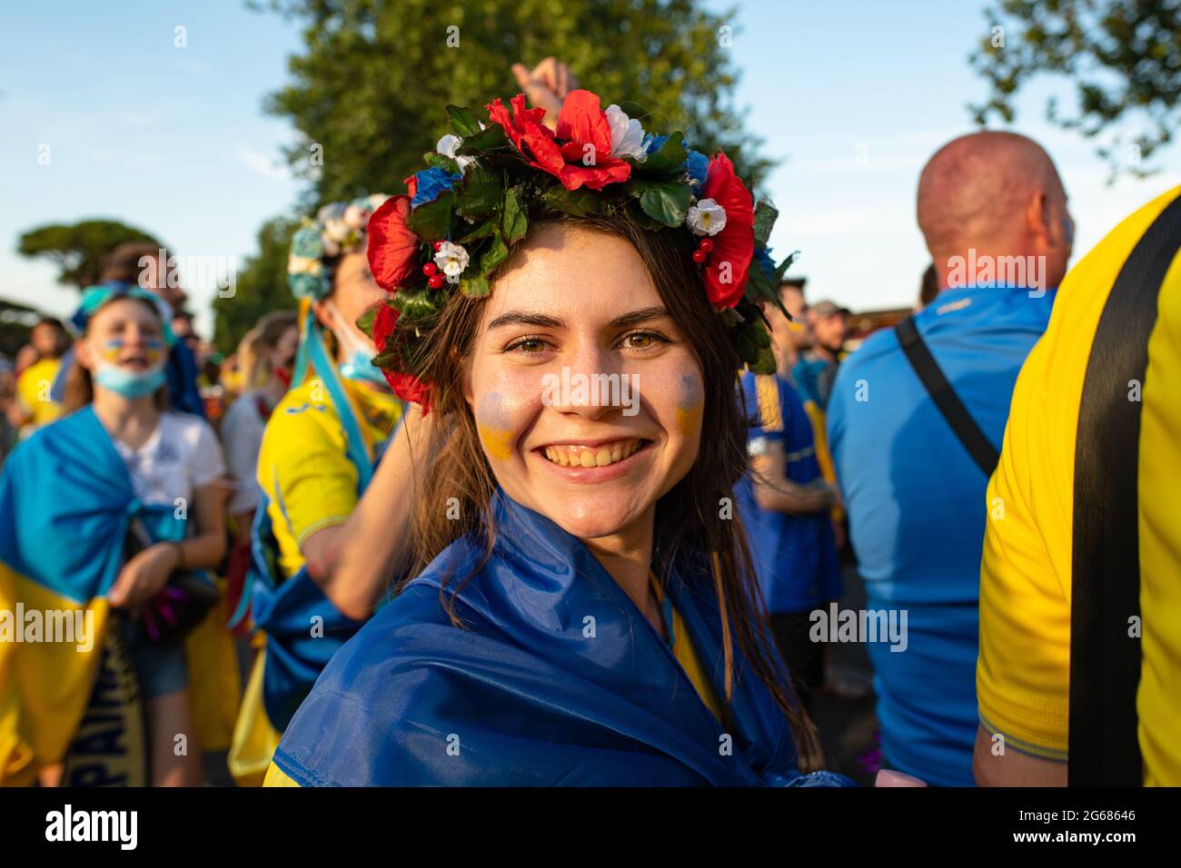 Rome, Italy, 3rd July 2021. Ukrainian and English fans outside the Stadio Olimpico cheering and praising together before the Ukraine-England, match valid for the quarterfinals of UEFA Euro 2020. Marcello Valeri / Alamy Live News Stock Photo