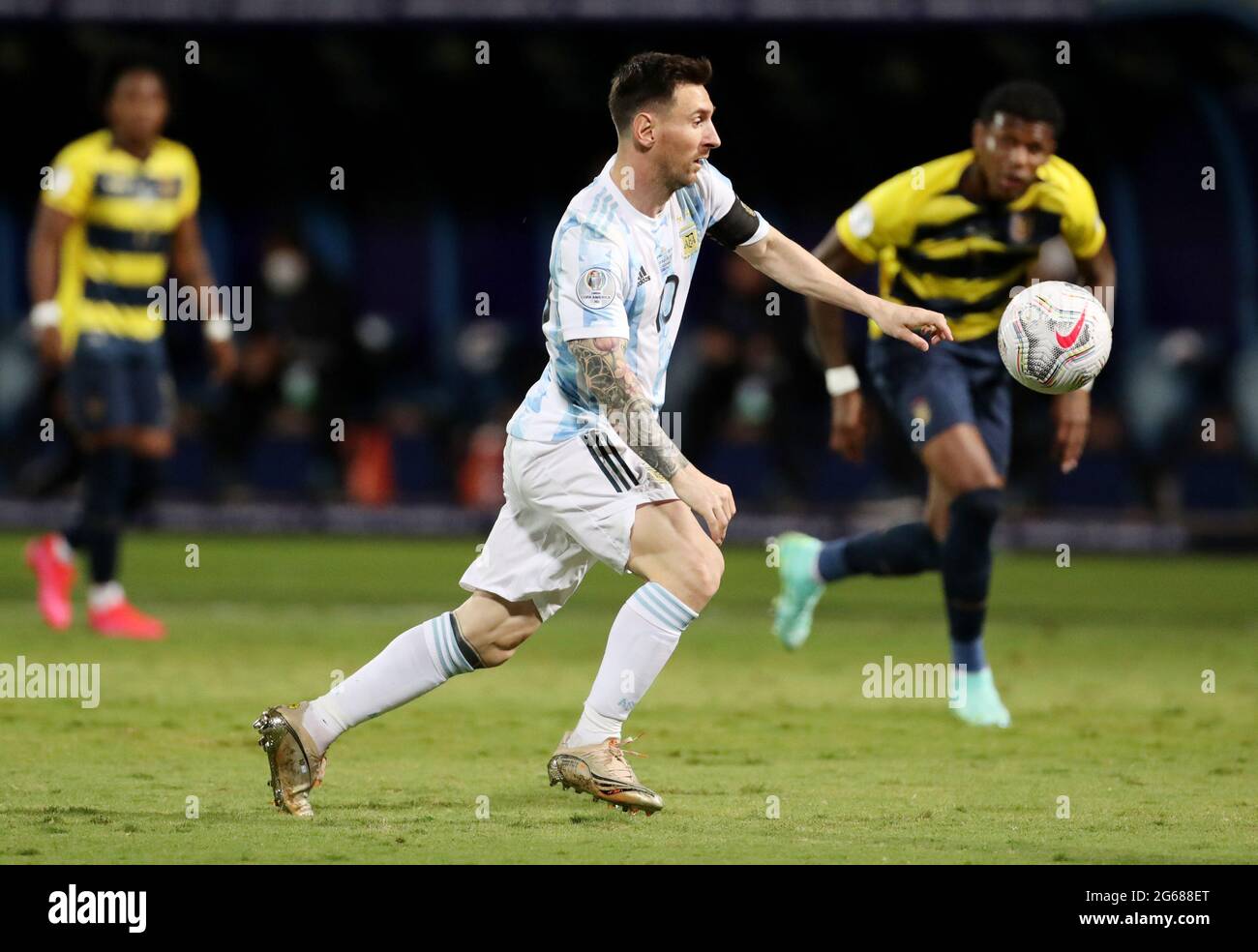 Lionel messi action 2021 hi-res stock photography and images - Alamy